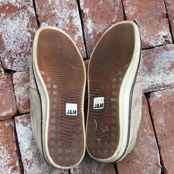 - j&M - Picture 4 of 13